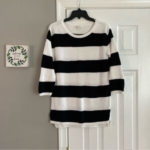 GAP Black And White Knit Striped Sweater 3/4 Sleeve Women’s Medium Side Slits